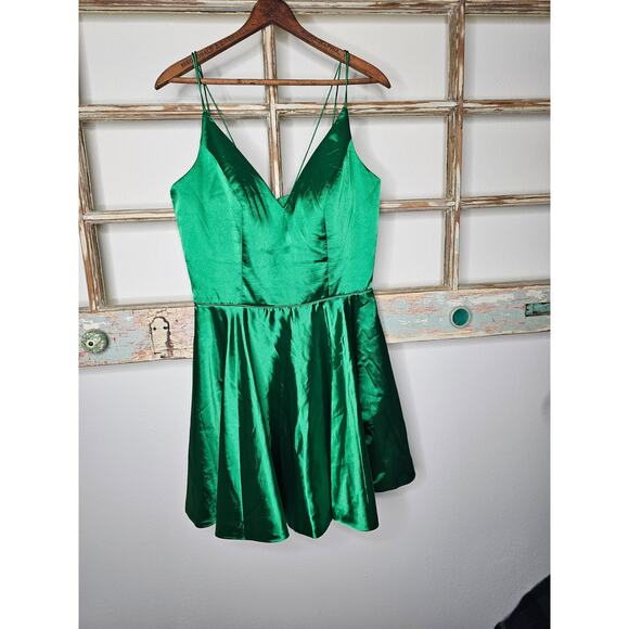 Sherri Hill Spaghetti Strap V-neck Satin Festive Mini Dress Ladies size 10 - Picture 3 of 12